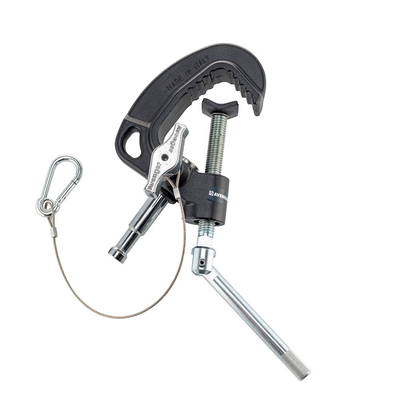 Avenger C210 Baby Pipe Clamp w/ Tommy